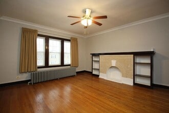 5207 W School St, Unit 2 in Chicago, IL - Foto de edificio - Building Photo