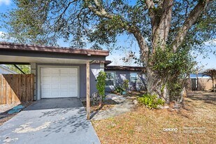 2756 Locksley Rd in Melbourne, FL - Building Photo