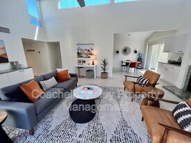 72730 Mesquite Ct in Palm Desert, CA - Building Photo