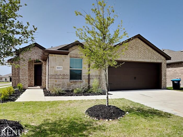 9001 Eagles Landing Dr in Fort Worth, TX - Building Photo