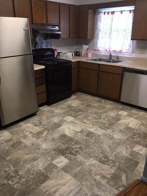 property at 3716 Pine Knoll Dr