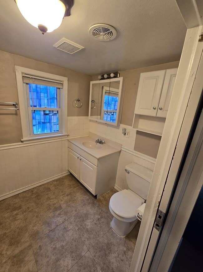 55 Brunswick Ave in Bloomsbury, NJ - Building Photo - Building Photo