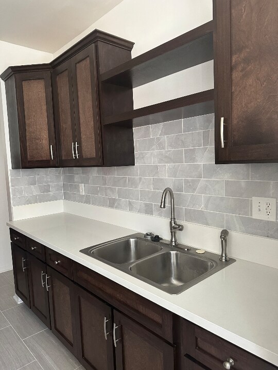 3221 W 43rd Pl in Los Angeles, CA - Building Photo