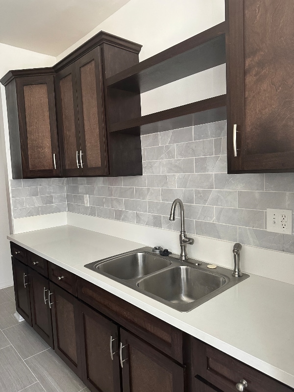 property at 3221 W 43rd Pl