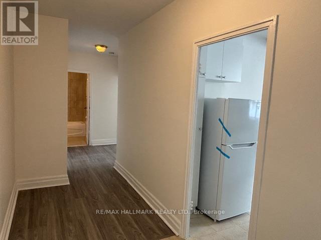 2 Kinsdale Blvd in Toronto, ON - Building Photo - Building Photo