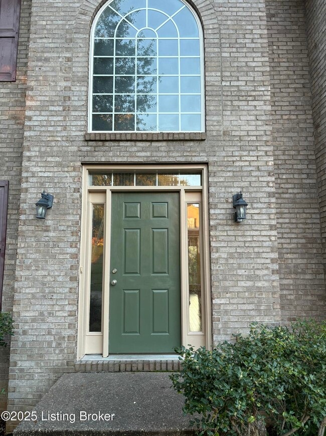 10704 Copper Ridge Dr in Louisville, KY - Building Photo - Building Photo