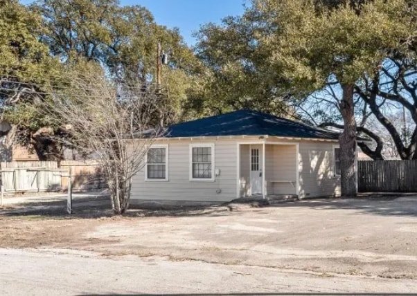 property at 203 4th St