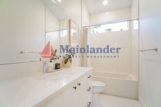 3927 SE Franklin Ct in Portland, OR - Building Photo - Building Photo