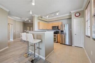 533 NE 3rd Ave, Unit 417 in Fort Lauderdale, FL - Foto de edificio - Building Photo