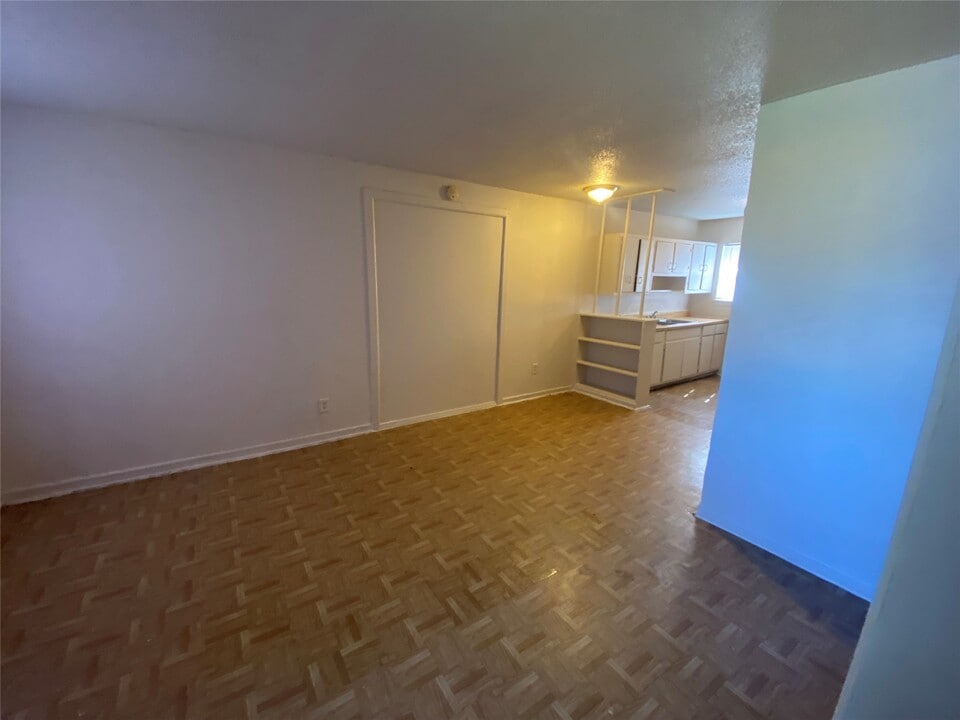 9425 Scott St in Houston, TX - Building Photo