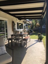 10304 Cliota St in Whittier, CA - Foto de edificio - Building Photo