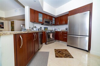 20000 E Country Club Dr, Unit # 1107 in Aventura, FL - Building Photo - Building Photo