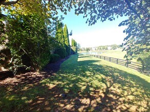 555 Goldon Trophy Trl, Unit Magnolia Run in Lexington, KY - Foto de edificio - Building Photo