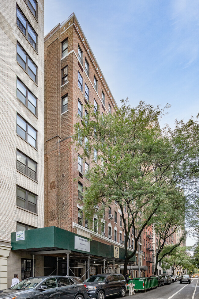 114 E 90th St in New York, NY - Building Photo - Building Photo