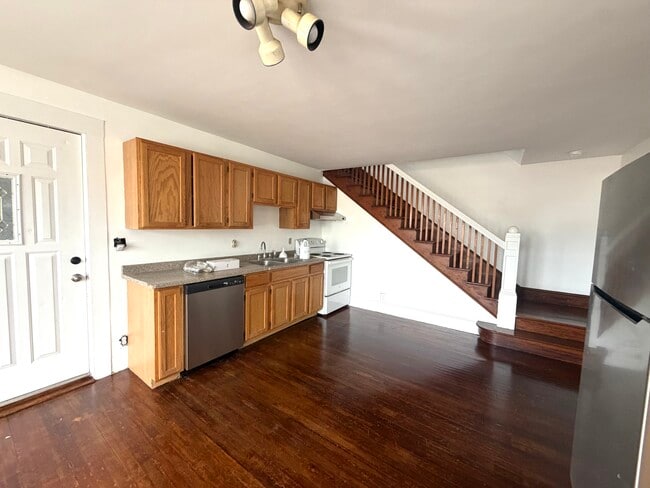 4 Fossa Ave, Unit B in Nashua, NH - Building Photo - Building Photo