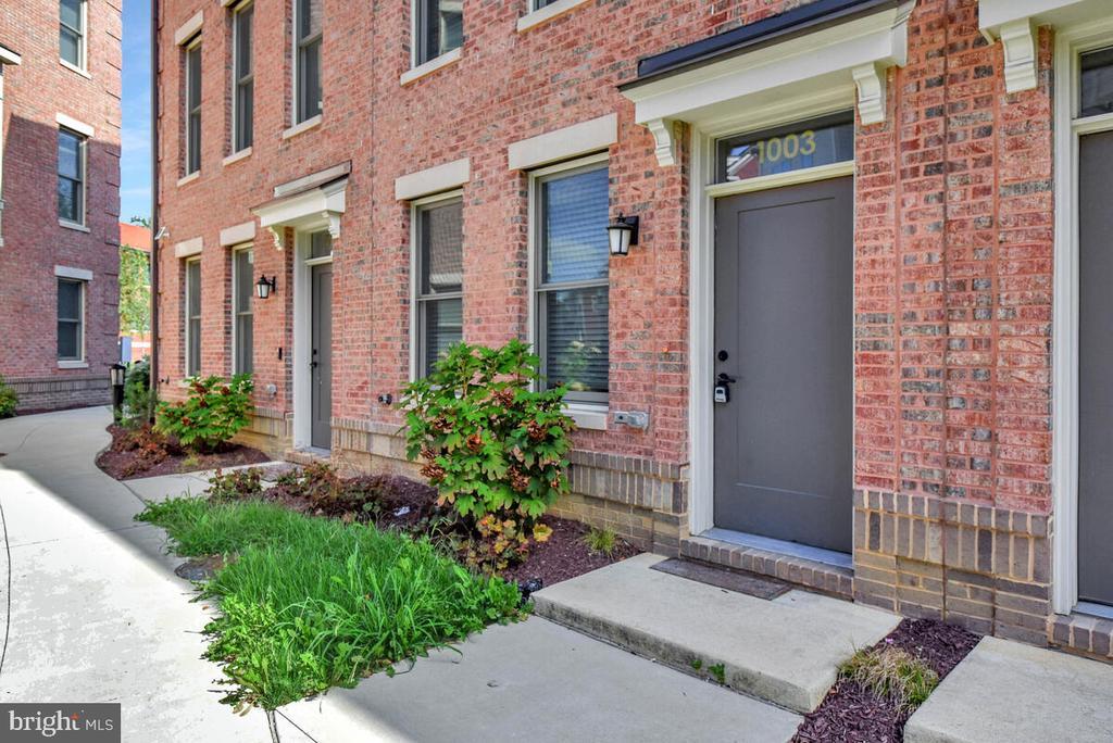 1003 Sycamore Dr SE in Washington, DC - Building Photo