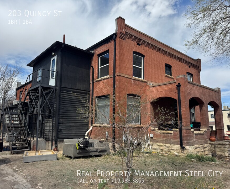 203 Quincy St in Pueblo, CO - Building Photo