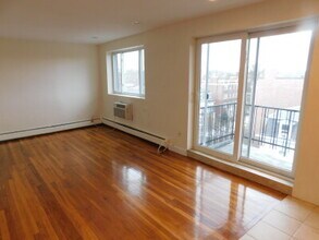 9 Chauncy St, Unit 64A in Cambridge, MA - Foto de edificio - Building Photo