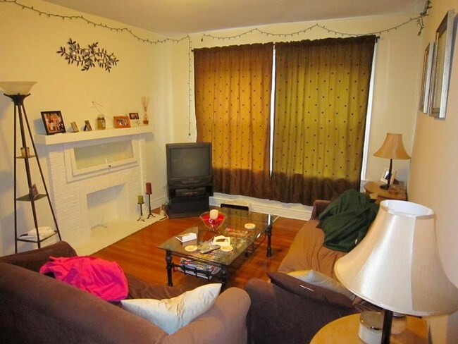 3435 N Lakewood Ave-Unit -3435-2 in Chicago, IL - Building Photo - Building Photo