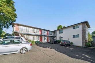 527-545-545 SE 78th Ave in Portland, OR - Building Photo - Building Photo