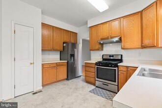 8708 Hidden Pool Ct in Laurel, MD - Building Photo - Building Photo