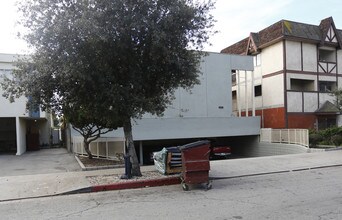 454 W Elk Ave in Glendale, CA - Foto de edificio - Building Photo