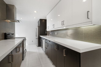 8550 Holloway Dr, Unit 405 in West Hollywood, CA - Foto de edificio - Building Photo