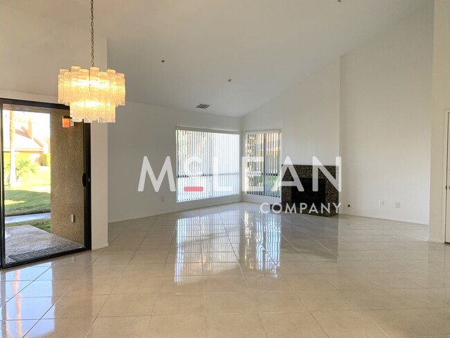 2950 Escoba Dr in Palm Springs, CA - Building Photo - Building Photo