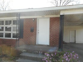 500 McConnell St in Clover, SC - Building Photo