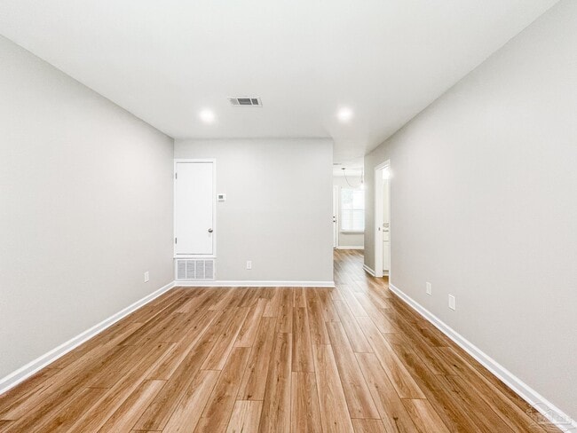2106 Schwab Ct in Pensacola, FL - Building Photo - Building Photo