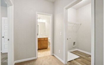 3324 Estes Dr in Atlanta, GA - Building Photo - Building Photo