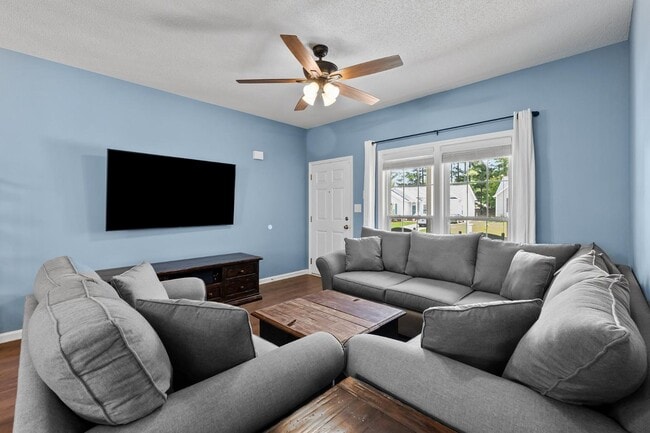 4028 Mackinac Island Ln in Raleigh, NC - Building Photo - Building Photo