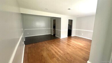 5 Ruth Ct in Middletown, NY - Building Photo - Building Photo