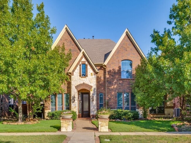 property at 3250 Woodbine Tr