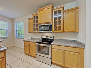 154 Crystal Oak Dr in DeLand, FL - Building Photo - Building Photo