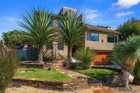 13613 Mar Scenic Dr in Del Mar, CA - Foto de edificio - Building Photo