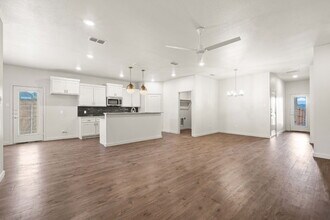 10906 Aberdeen Ave in Lubbock, TX - Building Photo - Building Photo
