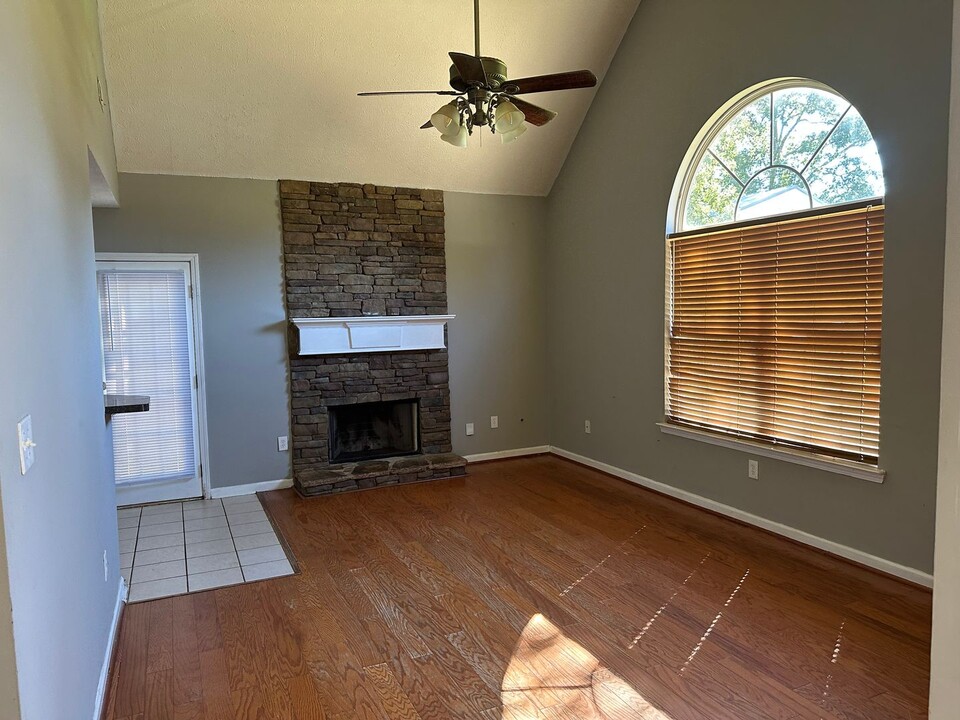 1311 Circle Dr in Oxford, AL - Building Photo