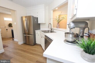 1424 Falcon Nest Ct in Arnold, MD - Building Photo - Building Photo