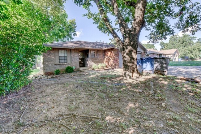 2433 E 55th Ct in Tulsa, OK - Building Photo - Building Photo