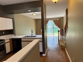 1457 Walnut Hill Ave in St. Charles, IL - Building Photo - Building Photo