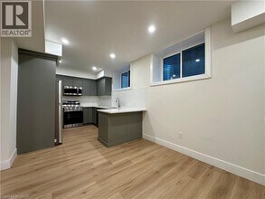 18 Stanley Ave in Kitchener, ON - Building Photo - Building Photo