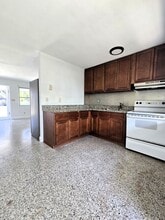 1703 Edgewater Dr in Edgewater, FL - Foto de edificio - Building Photo