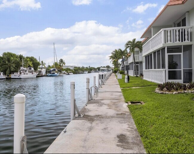 15 Sombrero Blvd in Marathon, FL - Building Photo - Building Photo