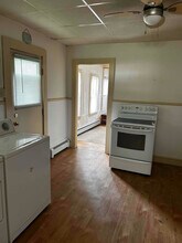 325 Main St-Unit -1st Fl R in Mayfield, PA - Building Photo - Building Photo