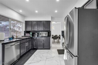 5255 Barbara Way in Las Vegas, NV - Building Photo - Building Photo