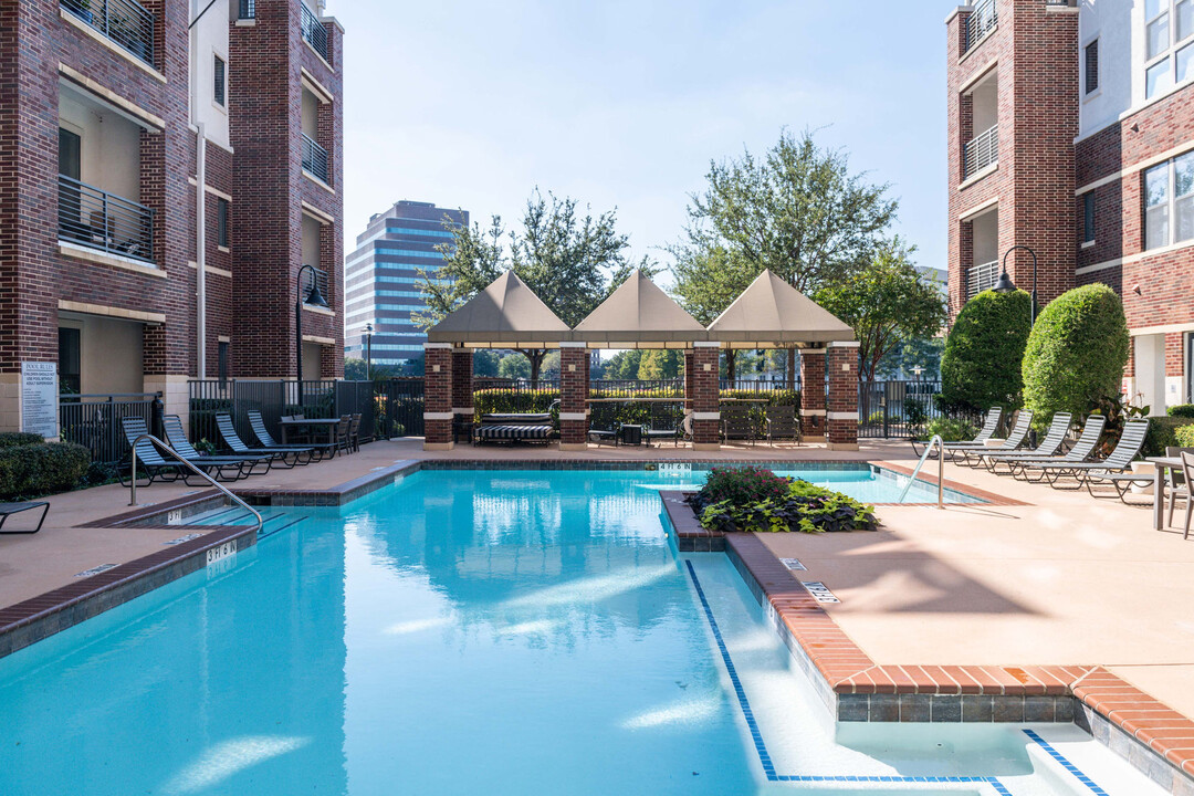 Lakeshore Lofts in Irving, TX - Building Photo