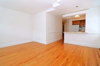 30 Upland Rd in Cambridge, MA - Building Photo - Building Photo