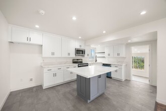 615 Malvern Ave in Fullerton, CA - Building Photo - Building Photo