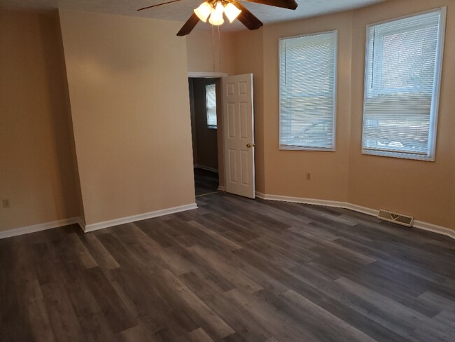 600 Overbrook Blvd in Pittsburgh, PA - Foto de edificio - Building Photo